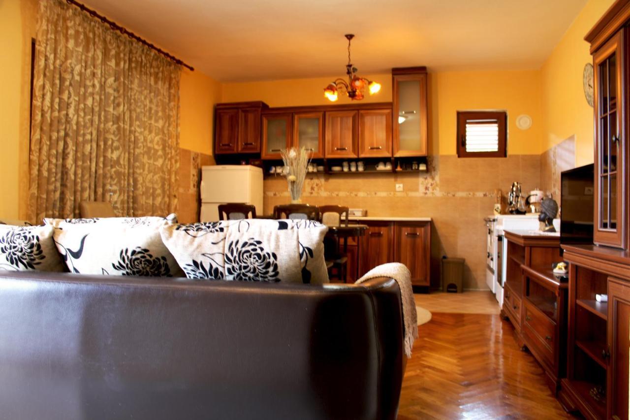 Holiday Home Gazevic Virpazar Buitenkant foto